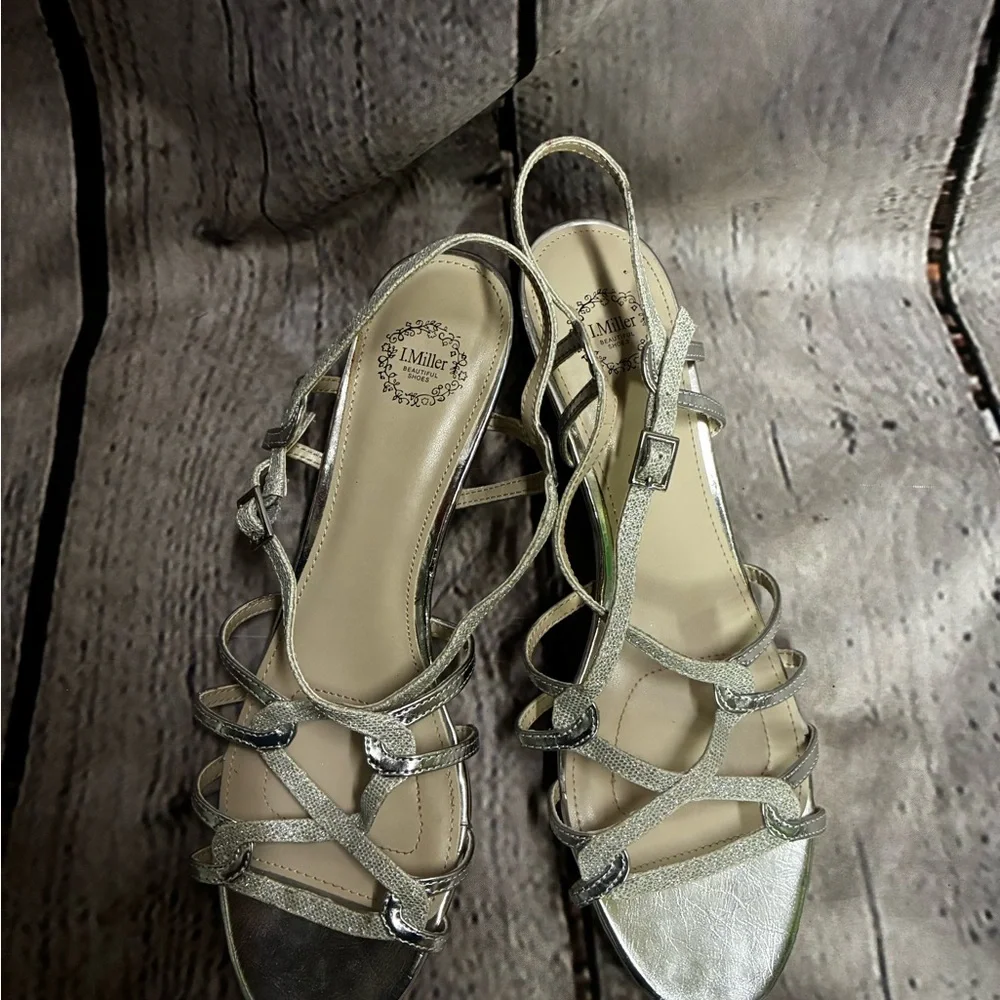 I. Miller Women’s Silver Glitter Strappy Wedge Sandals Formal Elegant Shoes Sz 8